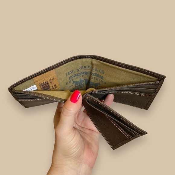 NWT Levi’s Brown Leather Mens RFID Extra Capacity Slimfold Wallet - Picture 7 of 16